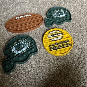 Packer/football pop-its